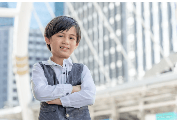 Menunjukkan Gestur Percaya Diri di Depan Umum