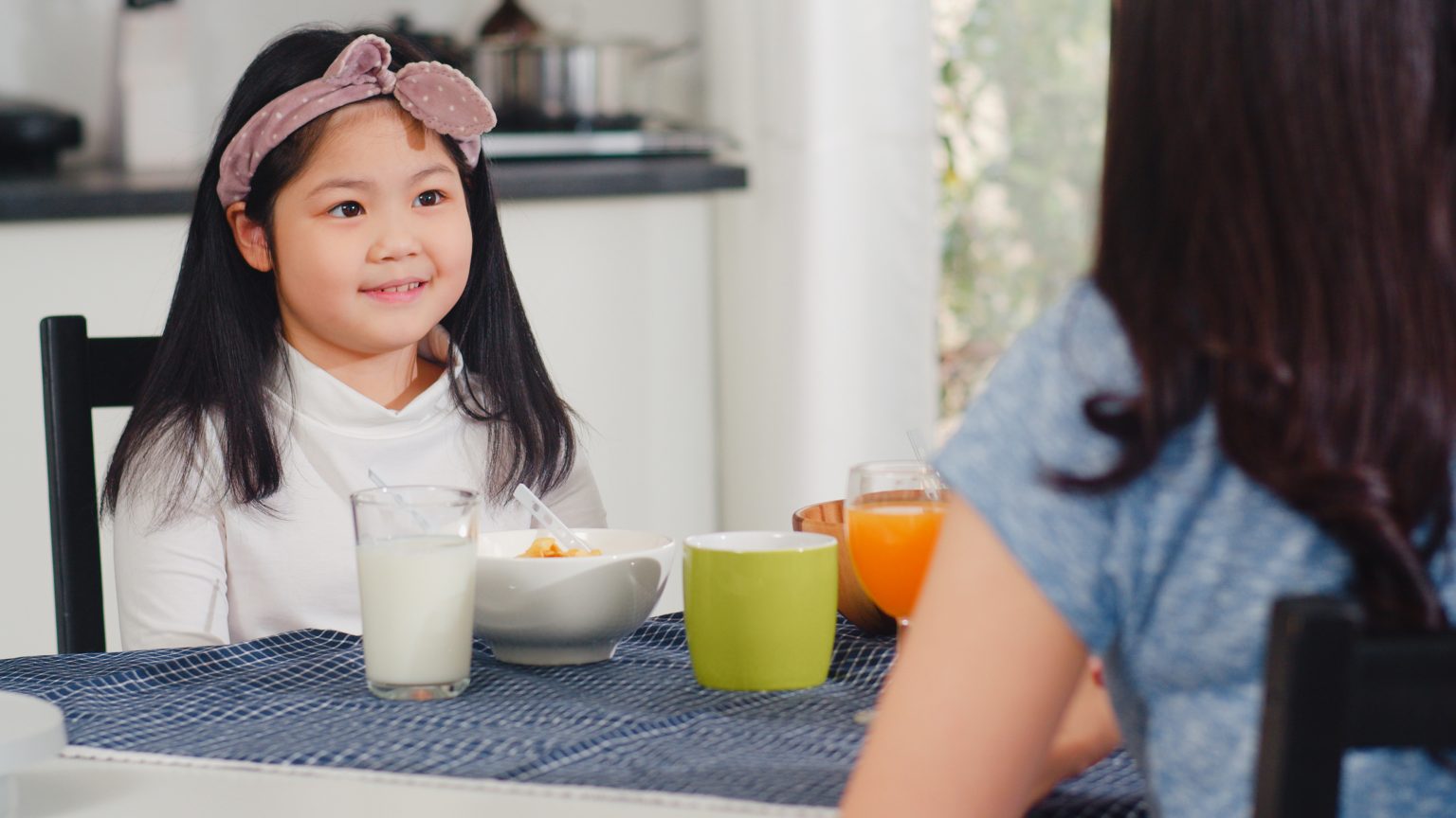 Pagi yang Tenang Membantu anak menyiapkan tubuh dan pikiran sebelum belajar.