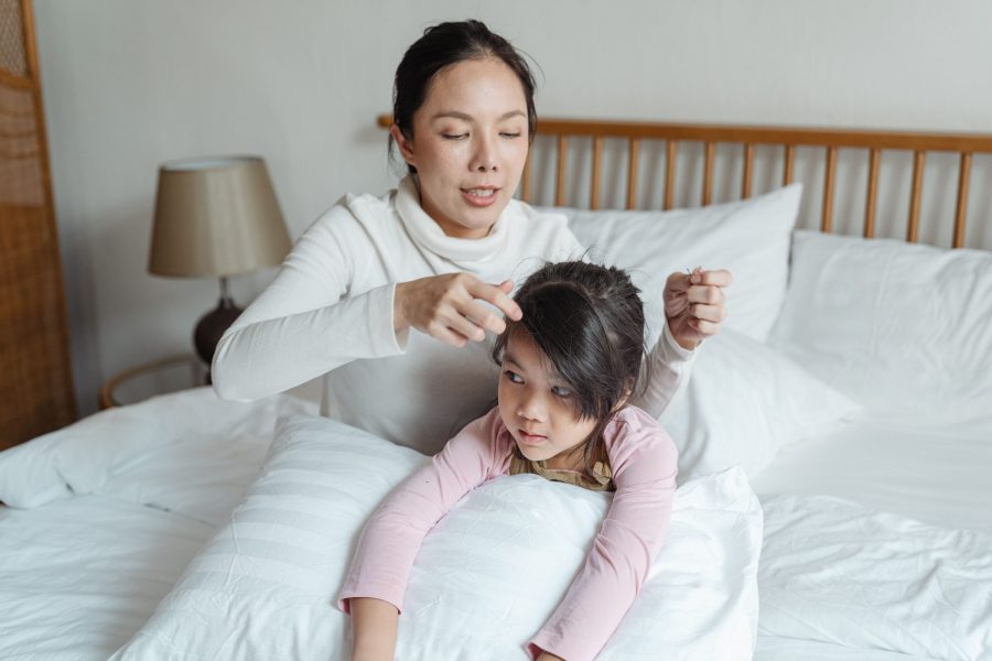 Empat langkah cara ngobrol dengan anak yaitu amati tanggapi tunggu dan perluas