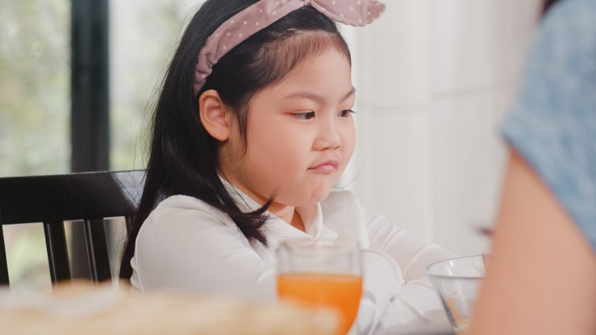 Ibu menghadapi GTM anak tanpa memaksa saat makan