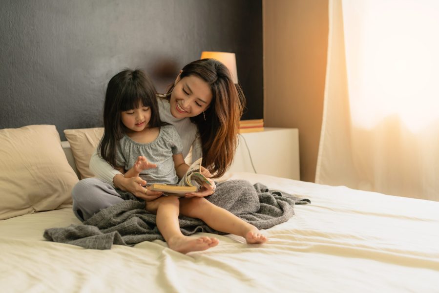 Tujuh rutinitas sebelum tidur untuk menstimulasi bicara dan bahasa anak