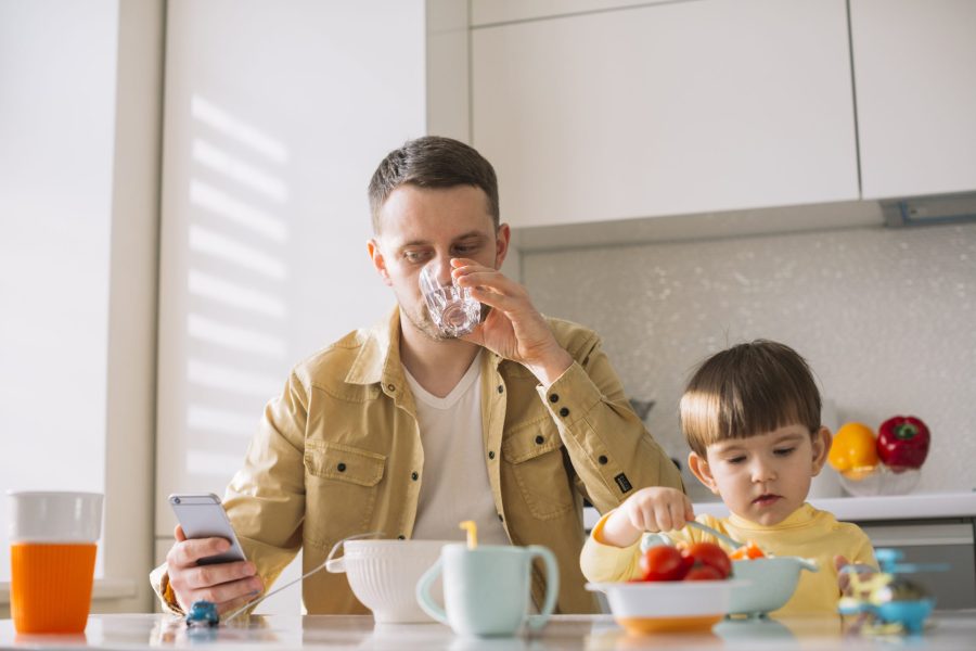 Stimulasi oromotor fungsional untuk makan minum suara dan komunikasi anak
