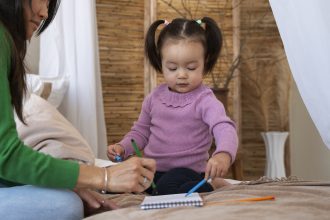 Checklist perkembangan bicara anak sesuai usia 1 sampai 5 tahun